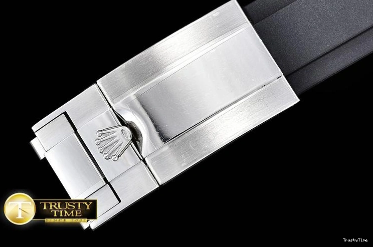 1022 ROLYM101A – YachtMaster Seasonal 1066